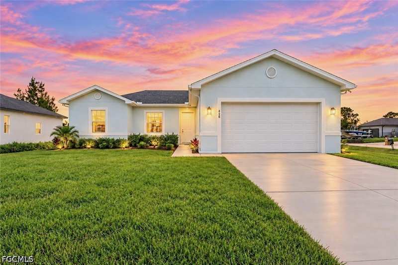 4 bedroom SingleFamilyResidence at 426 Mercedes Ct, Lehigh Acres, Lehigh Acres — photo 1