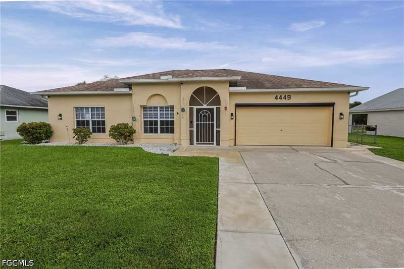 3 bedroom SingleFamilyResidence at 4449 Varsity Lakes Dr, Lehigh Acres, Lehigh Acres — photo 1