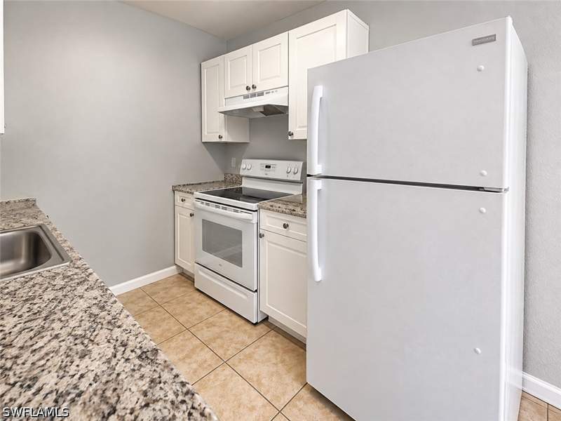 2 bedroom Condominium at 4601 Bayshore Dr A1, Abaco Bay, Naples — photo 3