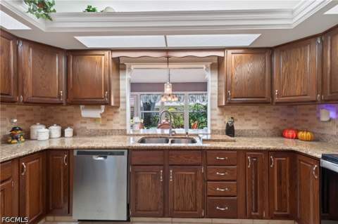 1278 N Arcola Dr, Fort Myers FL - photo 6 of 44