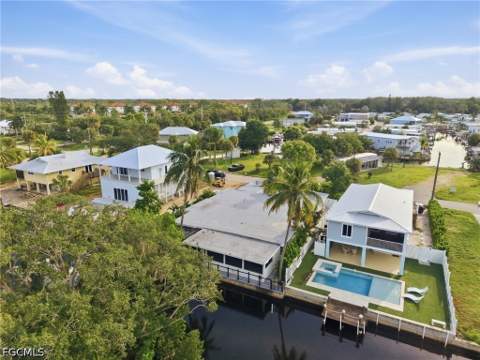 24519 Dolphin St, Bonita Springs FL - photo 12 of 41