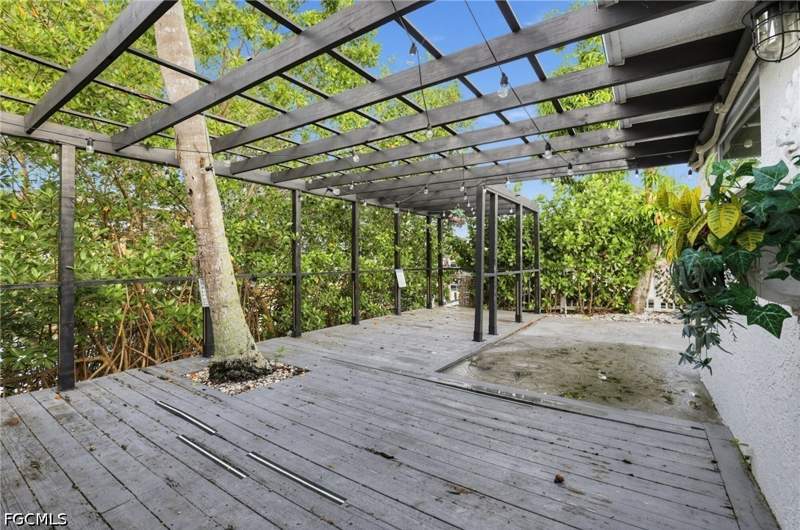 5 bedroom SingleFamilyResidence at 24519 Dolphin St, Estero Bay Shores, Bonita Springs — photo 3