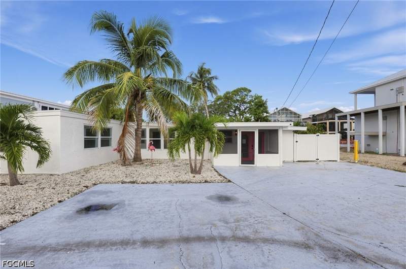 5 bedroom SingleFamilyResidence at 24519 Dolphin St, Estero Bay Shores, Bonita Springs — photo 5