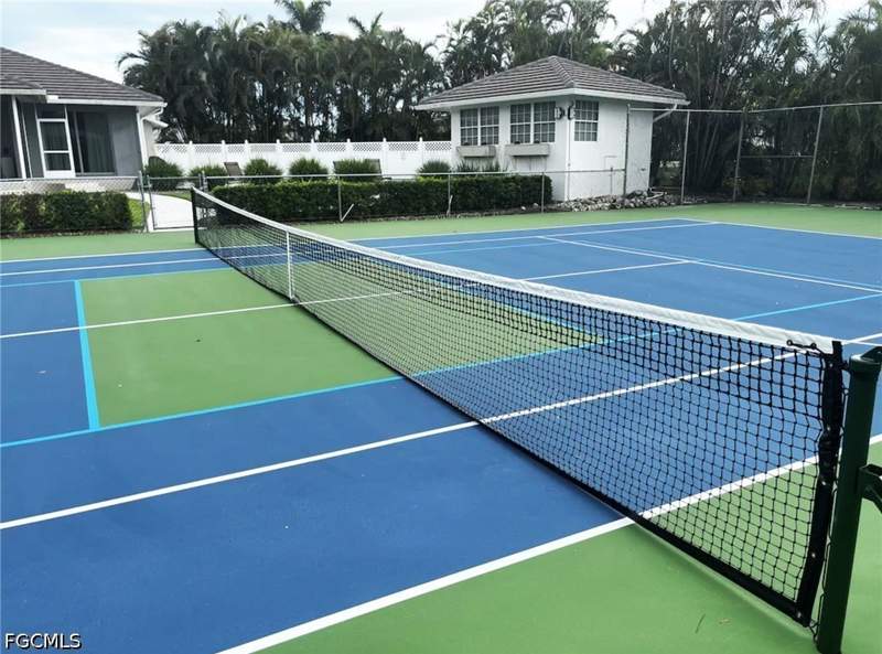 4 bedroom SingleFamilyResidence at 920 E Inlet Dr, Marco Island, Marco Island — photo 2