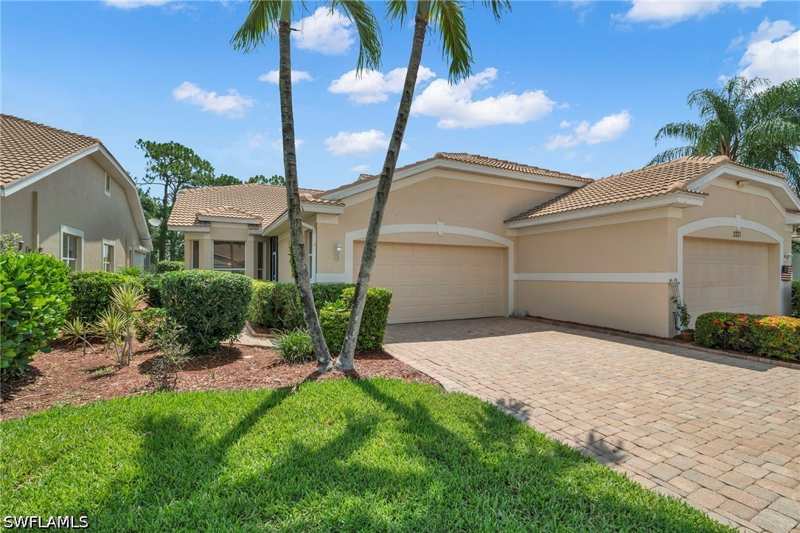2 bedroom Attached at 2219 Carnaby Ct, Westminster, Lehigh Acres — photo 1
