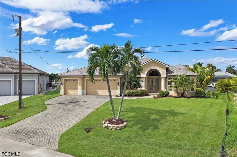 3 bedroom SingleFamilyResidence at 2215 SW 45th Ter, Cape Coral, Cape Coral — photo 1