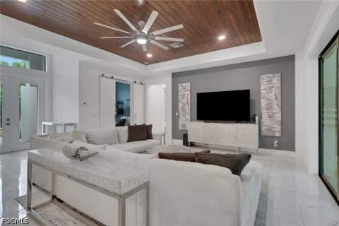 2806 Miracle Pkwy, Cape Coral FL - photo 7 of 44