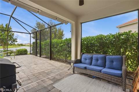 2446 Heydon Cir E, Naples FL - photo 10 of 49