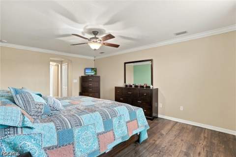2446 Heydon Cir E, Naples FL - photo 22 of 49