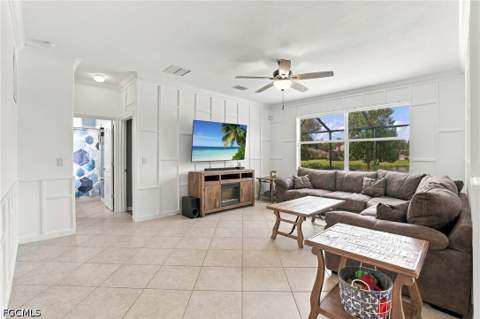 2446 Heydon Cir E, Naples FL - photo 9 of 49