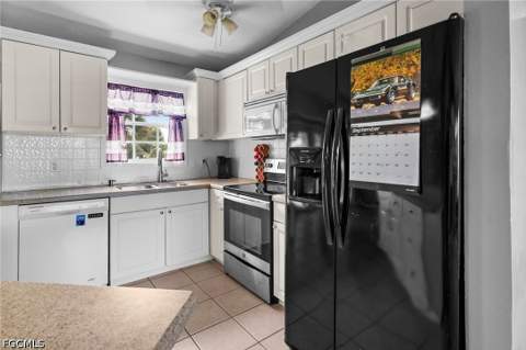 2620 Cartegena Ave, Fort Myers FL - photo 6 of 50