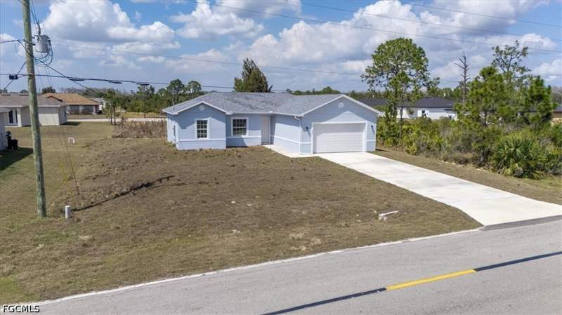 4 bedroom SingleFamilyResidence at 1927 Richmond Ave N, Greenbriar, Lehigh Acres — photo 3
