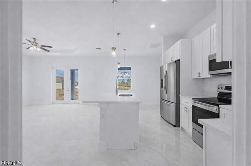 4 bedroom SingleFamilyResidence at 1927 Richmond Ave N, Greenbriar, Lehigh Acres — photo 5