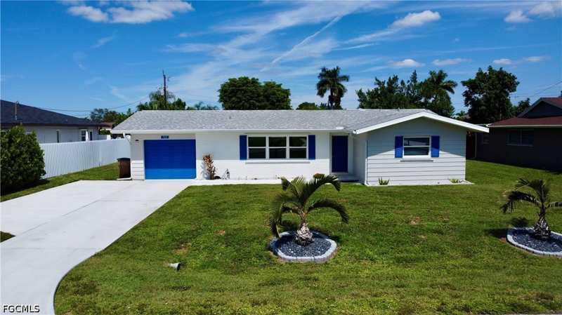 2 bedroom SingleFamilyResidence at 723 Sabur Ct, Cape Coral, Cape Coral — photo 1