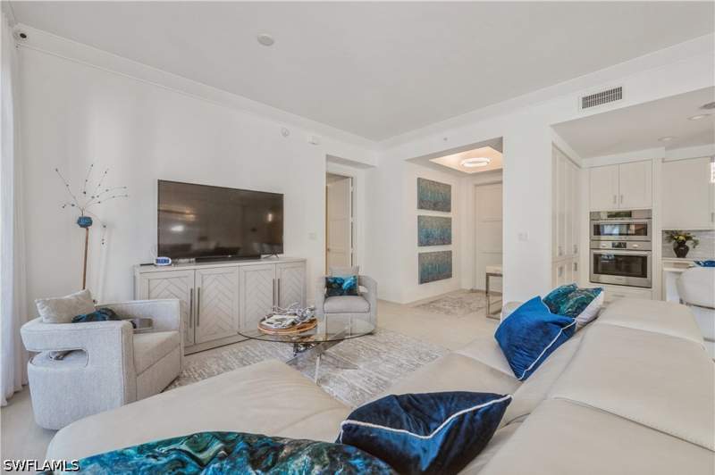 2 bedroom Condominium at 1135 3rd Ave S 304, Naples Square, Naples — photo 5
