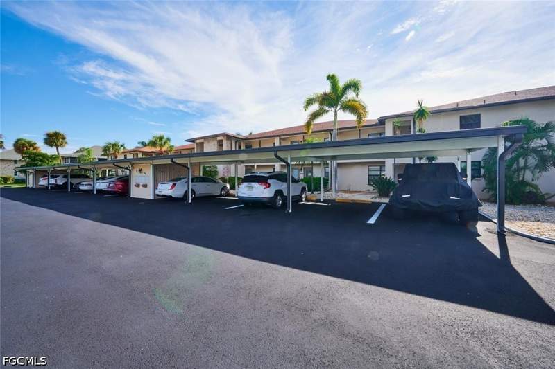 2 bedroom Condominium at 4515 Country Club Blvd 205, Country Club Place Condo, Cape Coral — photo 2