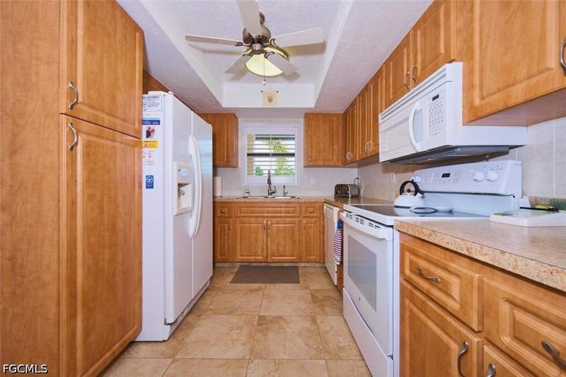 2 bedroom Condominium at 4515 Country Club Blvd 205, Country Club Place Condo, Cape Coral — photo 5