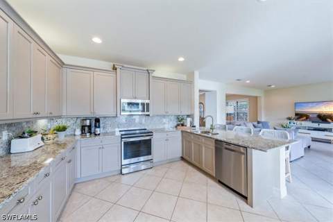 11546 Meadowrun Cir, Fort Myers FL - photo 11 of 35