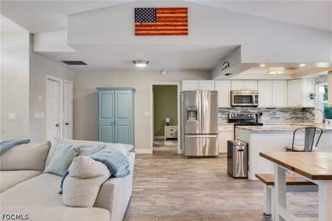 17237 Oriole Rd, Fort Myers FL - photo 6 of 18