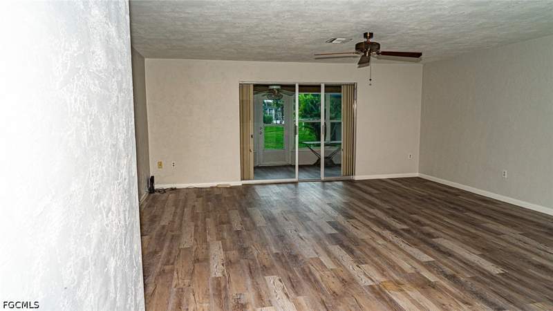 2 bedroom Condominium at 5541 Westwind Ln, Whiskey Creek Village Green, Fort Myers — photo 3