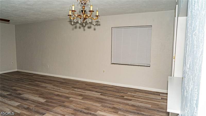 2 bedroom Condominium at 5541 Westwind Ln, Whiskey Creek Village Green, Fort Myers — photo 4