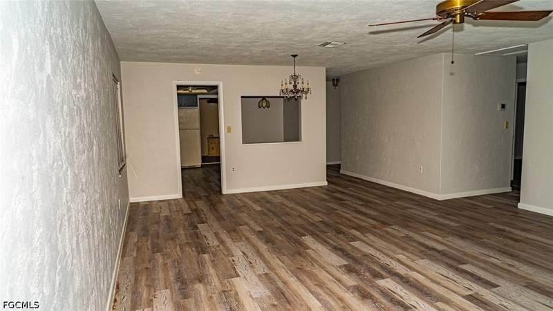 2 bedroom Condominium at 5541 Westwind Ln, Whiskey Creek Village Green, Fort Myers — photo 5
