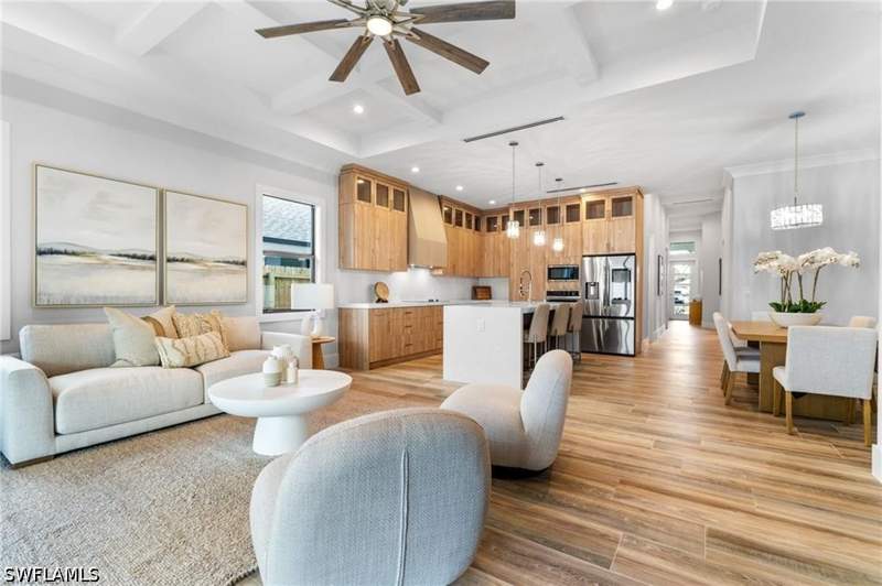 5 bedroom SingleFamilyResidence at 653 107th Ave N, Naples Park, Naples — photo 2