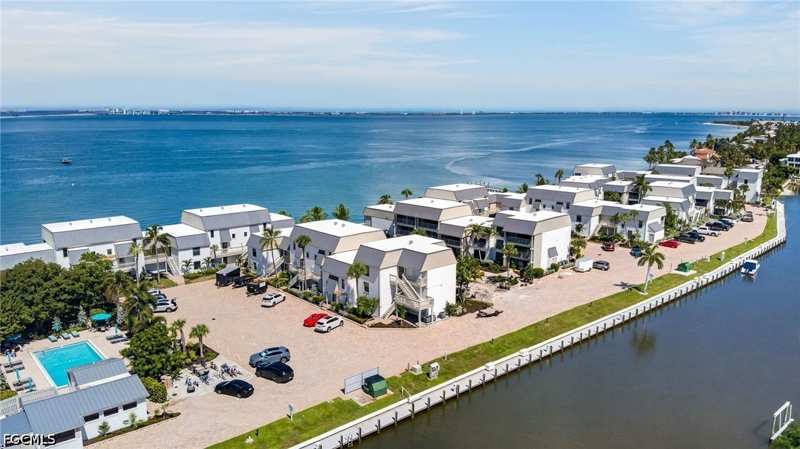 2 bedroom Condominium at 760 Sextant Dr 811, Mariner Pointe Condo, Sanibel — photo 1