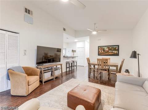 15433 Bellamar Cir 1025, Fort Myers FL - photo 14 of 20