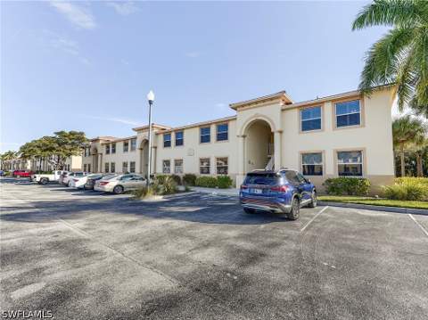 15433 Bellamar Cir 1025, Fort Myers FL - photo 16 of 20