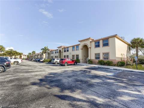 15433 Bellamar Cir 1025, Fort Myers FL - photo 17 of 20