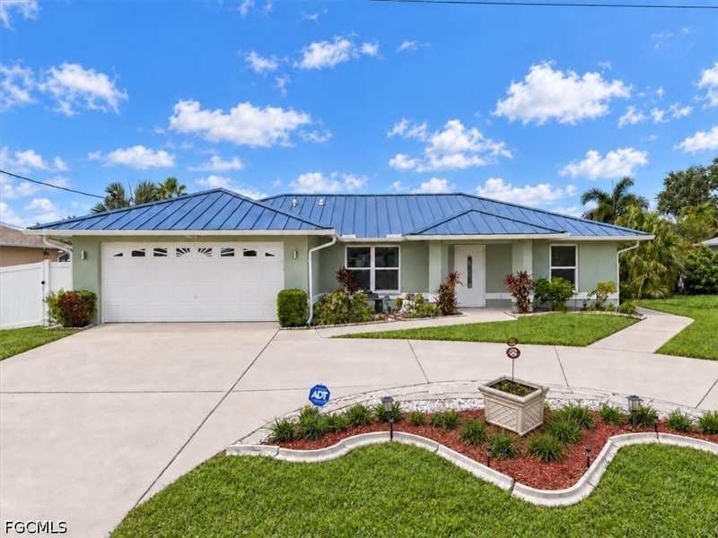 4 bedroom SingleFamilyResidence at 3828 SW 10th Pl, Cape Coral, Cape Coral — photo 1