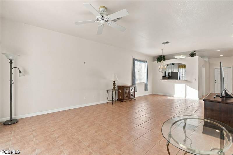 3 bedroom SingleFamilyResidence at 14311 Reflection Lakes Dr, Reflection Lakes, Fort Myers — photo 5