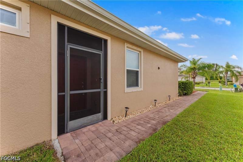 2 bedroom Attached at 10781 Crossback Ln, Marblebrook, Lehigh Acres — photo 3