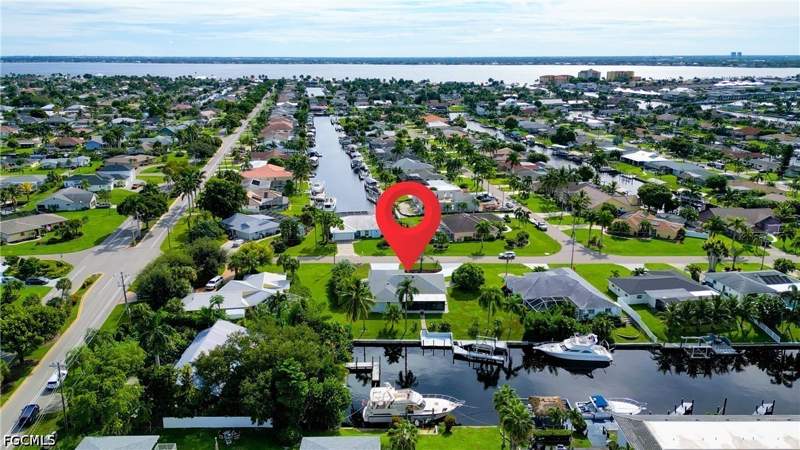 3 bedroom SingleFamilyResidence at 3812 SE 16th Pl, Cape Coral, Cape Coral — photo 4