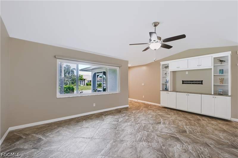 3 bedroom SingleFamilyResidence at 318 SE 23rd Ter, Cape Coral, Cape Coral — photo 3