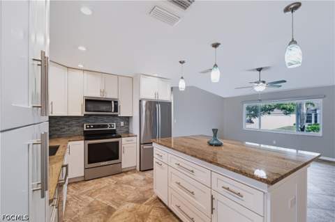 318 SE 23rd Ter, Cape Coral FL - photo 7 of 39