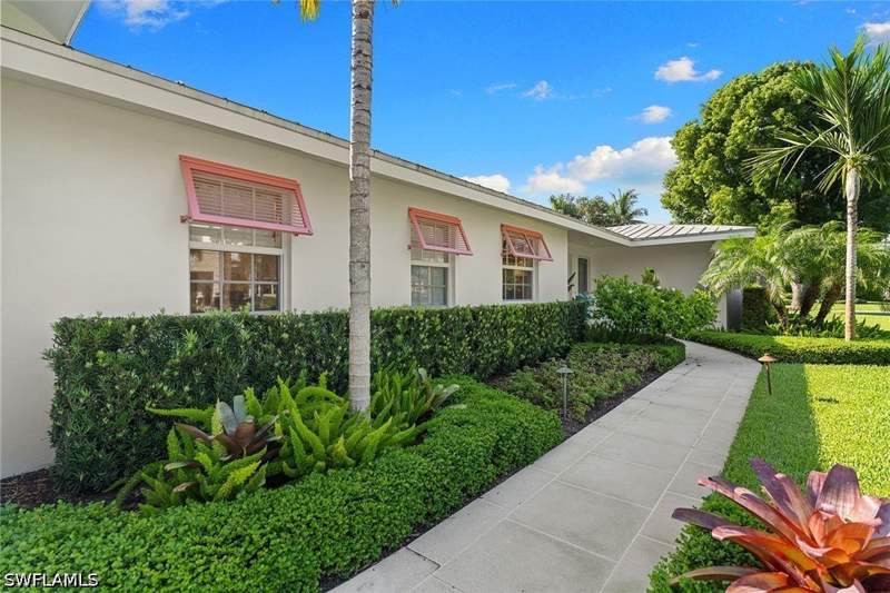 3 bedroom SingleFamilyResidence at 444 3rd St N, Olde Naples, Naples — photo 5