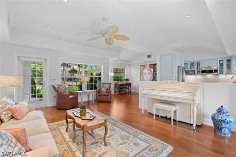 444 3rd St N, Naples FL - photo 7 of 36