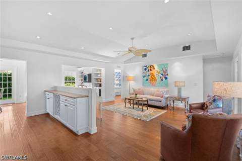 444 3rd St N, Naples FL - photo 9 of 36