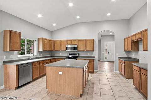 2022 Fairmont Ln, Naples FL - photo 12 of 43
