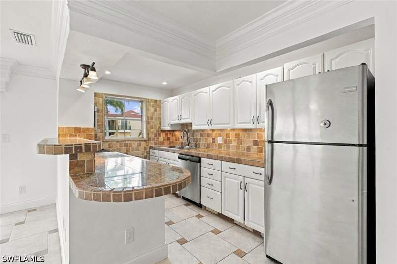 2 bedroom Condominium at 1195 Clam Ct 203, Clam Court, Naples — photo 4