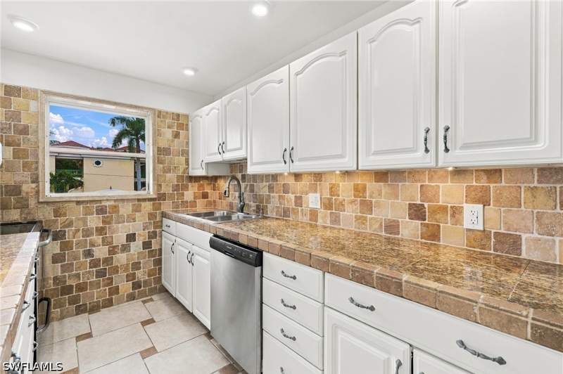 2 bedroom Condominium at 1195 Clam Ct 203, Clam Court, Naples — photo 5