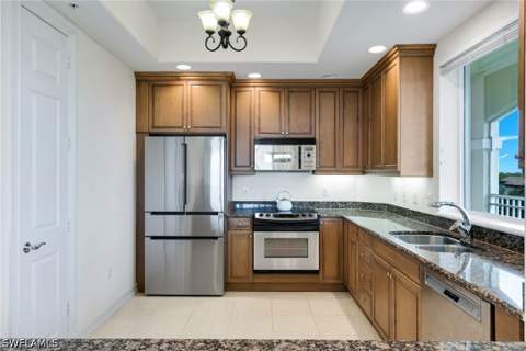 2748 Tiburon Blvd E 502, Naples FL - photo 10 of 37