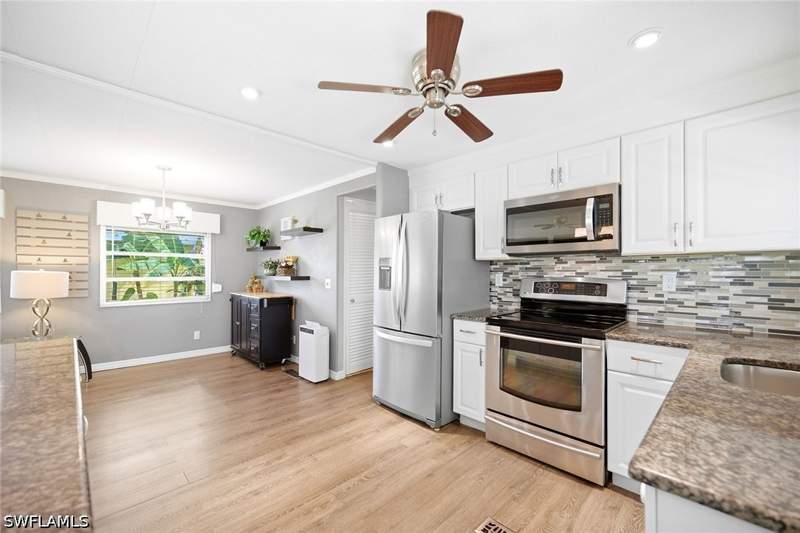 2 bedroom ManufacturedHome at 483 Riviera Blvd W, Riviera Colony, Naples — photo 4