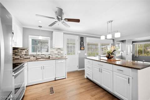 483 Riviera Blvd W, Naples FL - photo 8 of 36