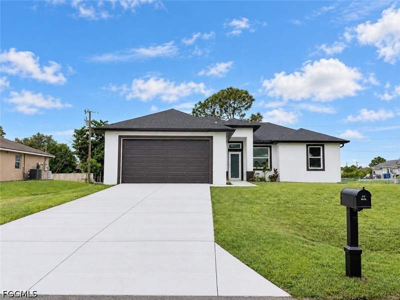 3 bedroom SingleFamilyResidence at 760 Goodrich Ave S, Lehigh Acres, Lehigh Acres — photo 2