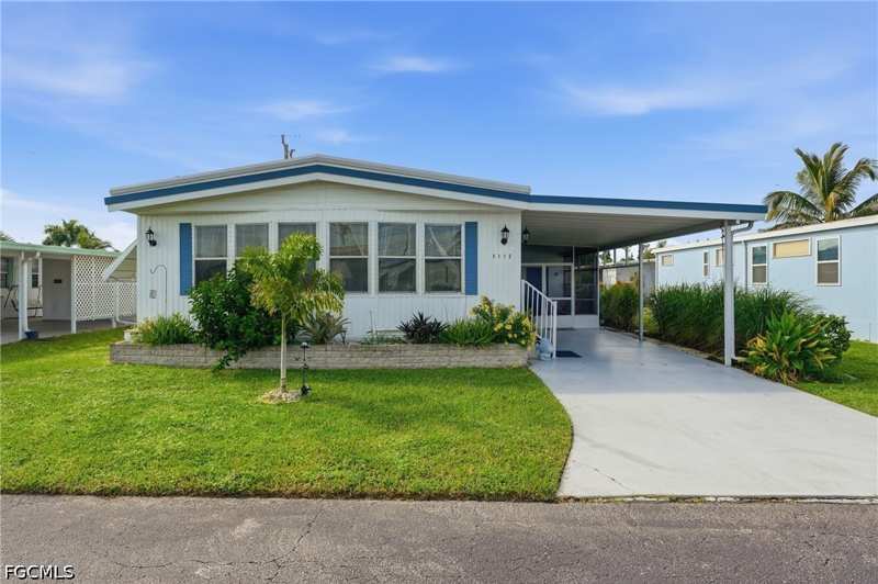 2 bedroom ManufacturedHome at 3112 Indian Village Ln, Lake Arrowhead Mob Village, North Fort Myers — photo 1