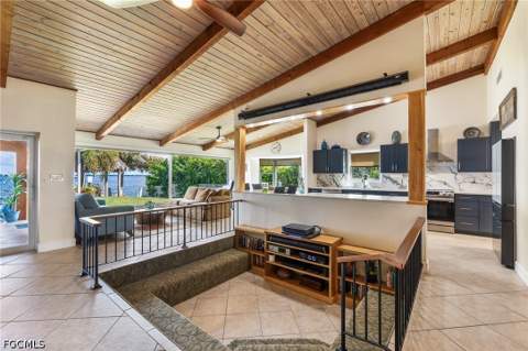 2901 SE 22nd Pl, Cape Coral FL - photo 12 of 57