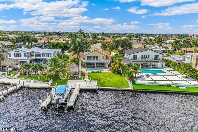 4 bedroom SingleFamilyResidence at 2901 SE 22nd Pl, Cape Coral, Cape Coral — photo 3